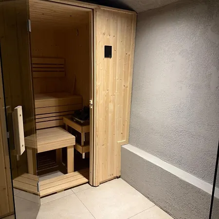 Overnight * Goltsch Jenikau