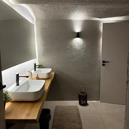 Overnight Apartmán Goltsch Jenikau